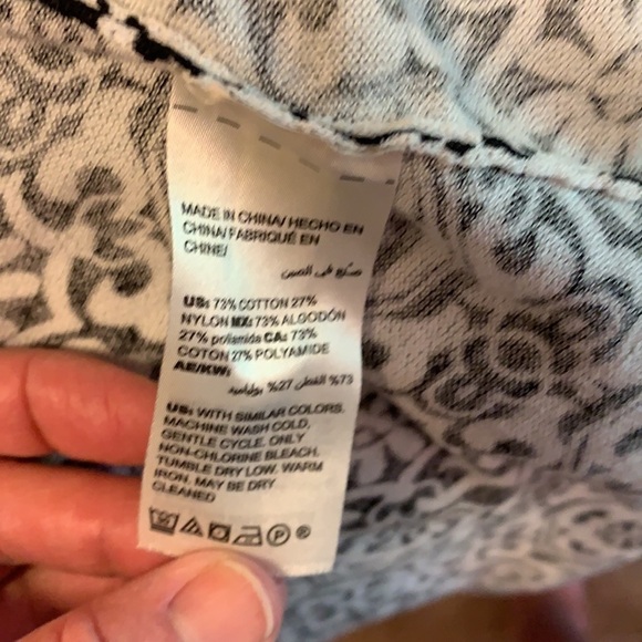 3-$30 Chico’s black and white medium cardigan. - Picture 4 of 5